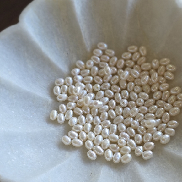 4-5mm Rice Pearl Beads - Picture 1 of 3